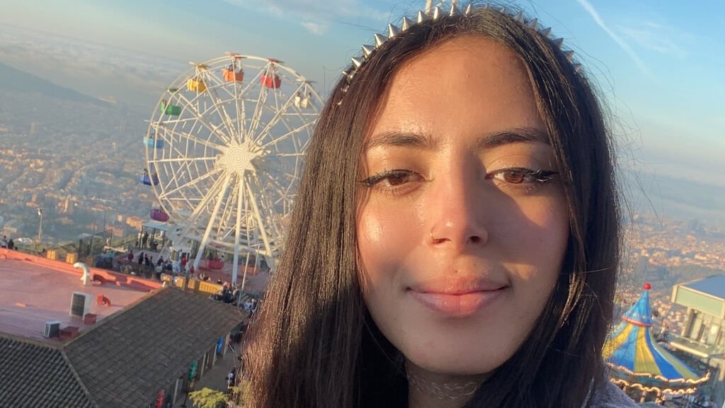 CamilaCopola’s Amateur Webcam Model Adventures