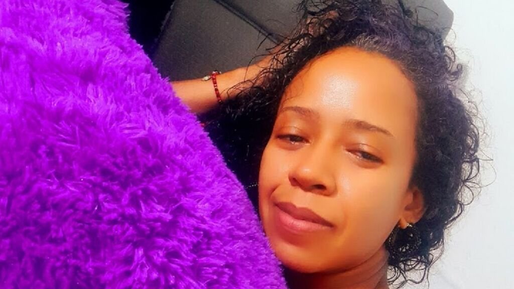 cassie ebonys amateur webcam model adventure