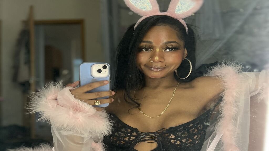 CeceMercedes' Amateur Webcam Model Adventures CeceMercedes’ Amateur Webcam Model Adventures