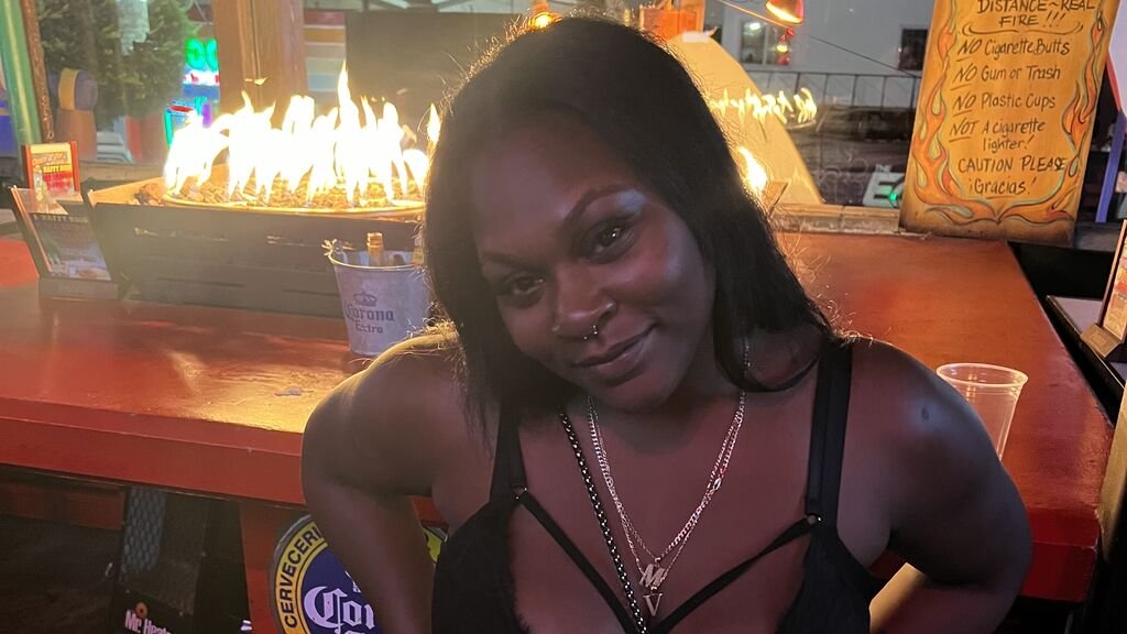 ChocolGoddess: The Amateur Webcam Model Making Waves