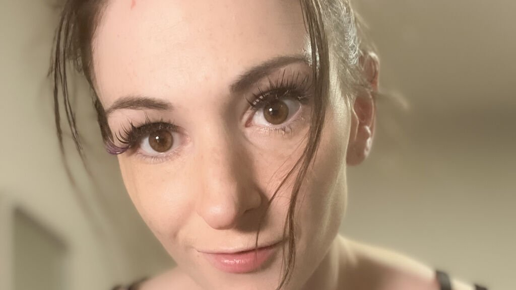 ChrisDhars Cam: More Than Just a Screen