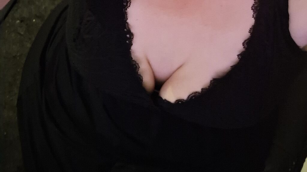 Curyladynls Cam: More Than Just a Pretty Pixel