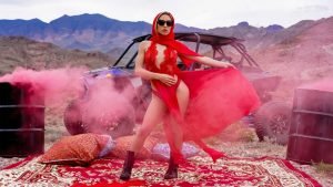 desert desires a handful of heat