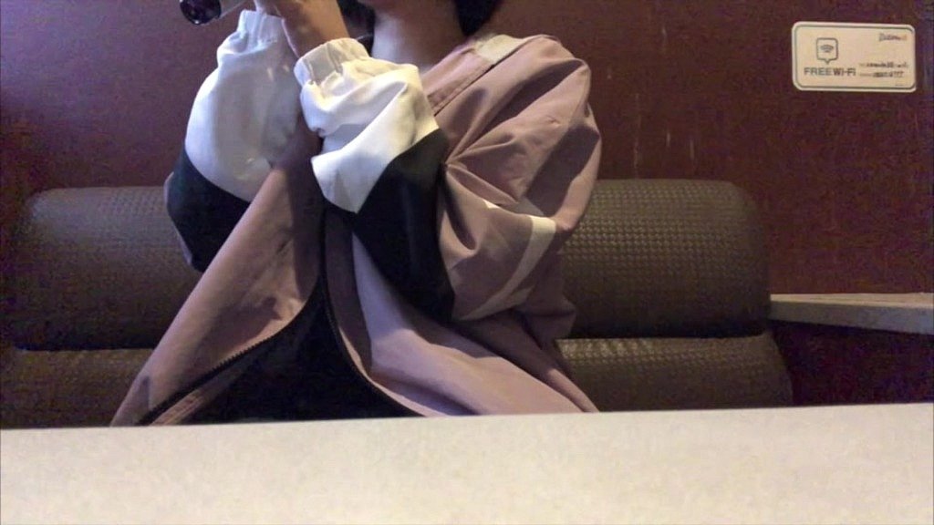 カラオケ個室で素人大学生が大胆オナニー カラオケ個室で素人大学生が大胆オナニー