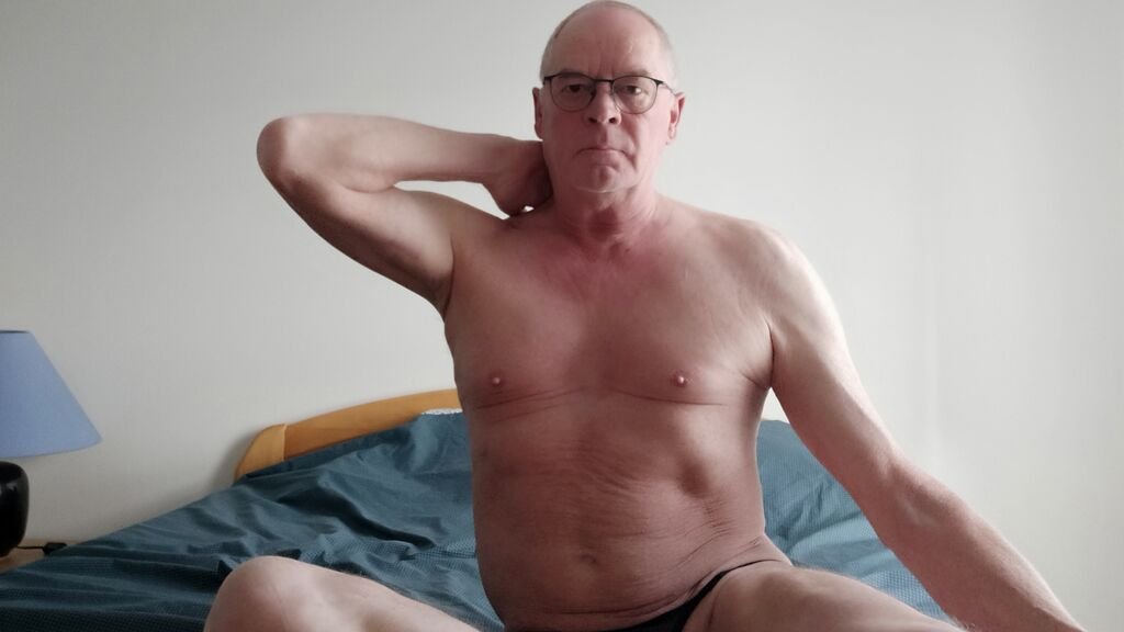 ElioJames: Unfiltered & Unforgettable