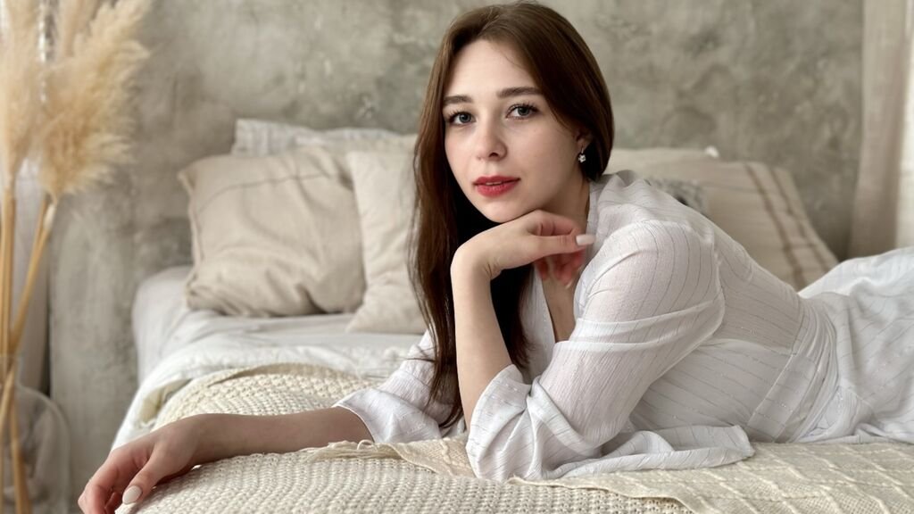 Emily Turns to Amateur Webcam Modeling Emily Turns to Amateur Webcam Modeling