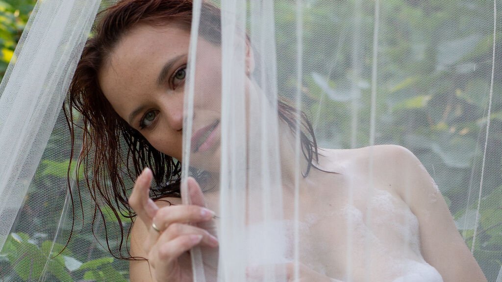 evaredheads amateur webcam model adventures