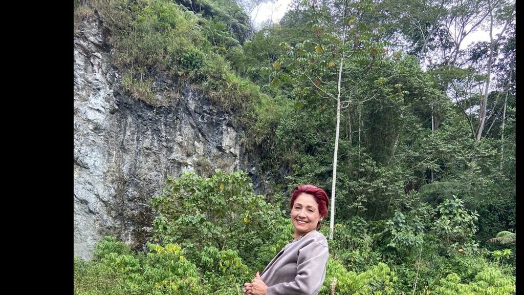 Eve Clarksson's Amateur Webcam Modeling Adventure Eve Clarksson’s Amateur Webcam Modeling Adventure