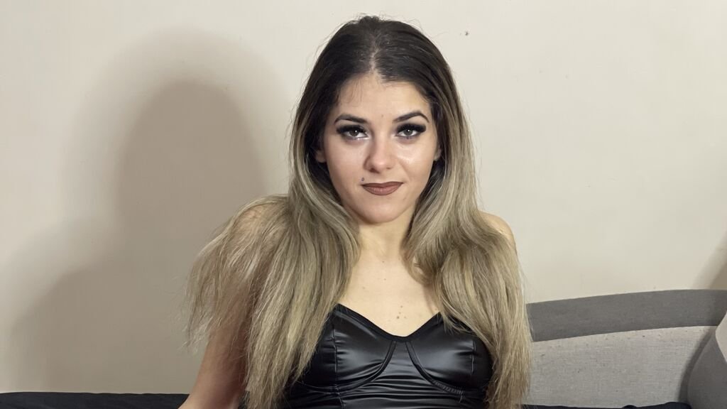 FloryRose’s Amateur Webcam Model Adventures