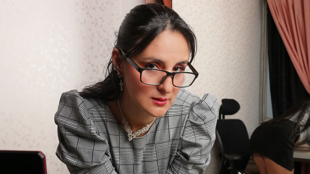 From Amateur to Webcam Model: Anny Bermudez's Journey From Amateur to Webcam Model: Anny Bermudez’s Journey