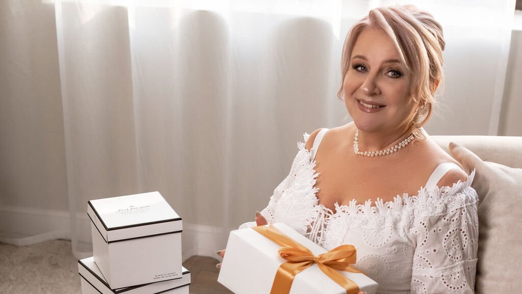 From Amateur to Webcam Model: AvrilMillers' Journey From Amateur to Webcam Model: AvrilMillers’ Journey