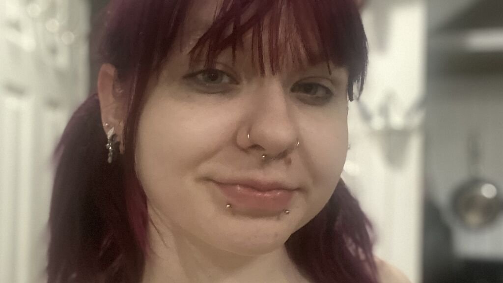 From Amateur to Webcam Model: BrookeCrow’s Journey