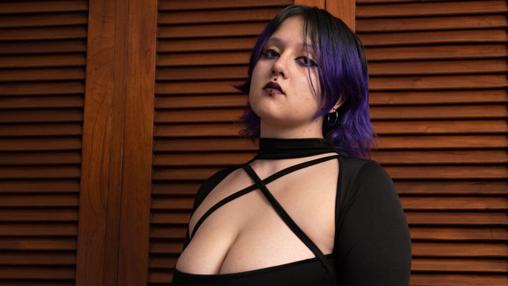 from amateur to webcam model daiaravens journey