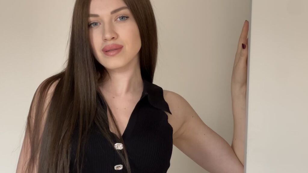 From Amateur to Webcam Model: DariaRostova’s Journey