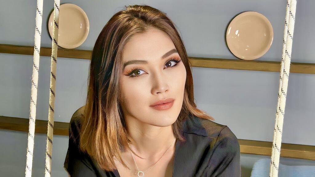 From Amateur to Webcam Model: DolceAliana's Journey From Amateur to Webcam Model: DolceAliana’s Journey