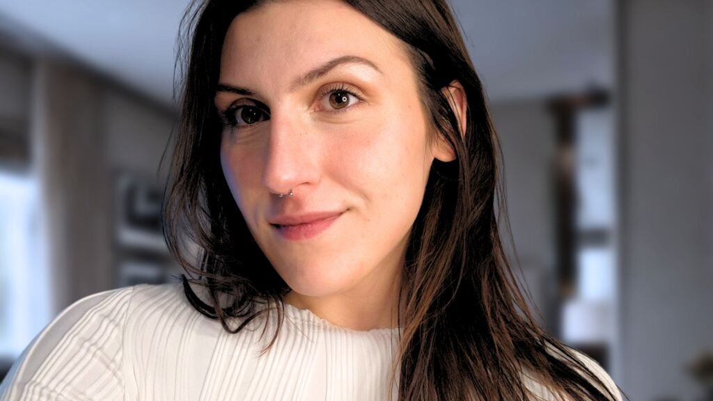 From Amateur to Webcam Model: ErikaRose’s Journey