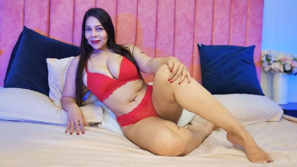 from amateur to webcam model giacorniels journey