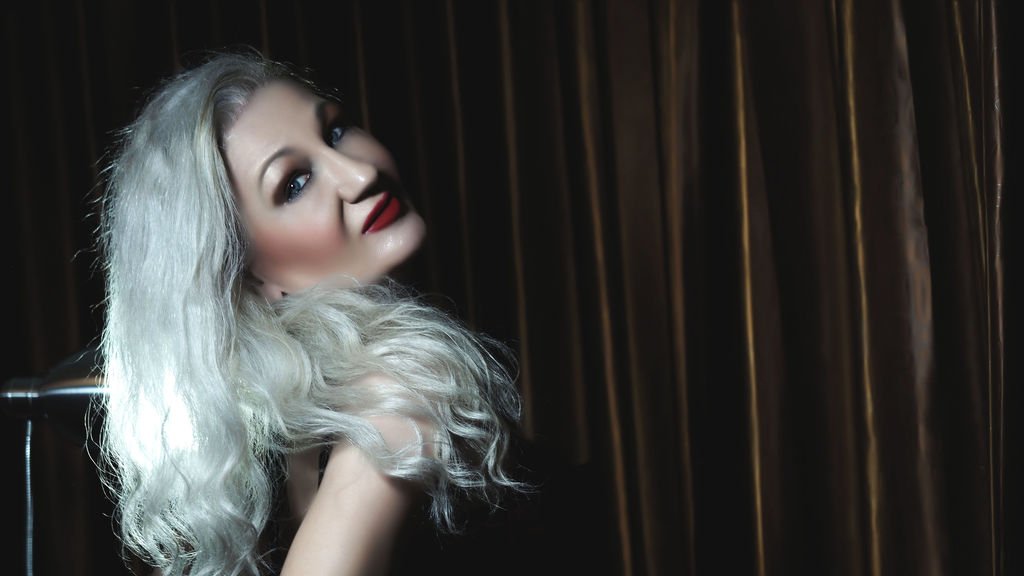 from amateur to webcam model ladymiakinks journey