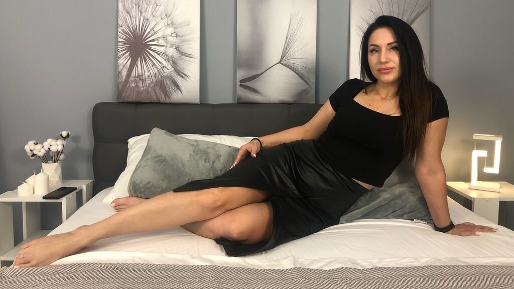 From Amateur to Webcam Model: LanaSand’s Journey