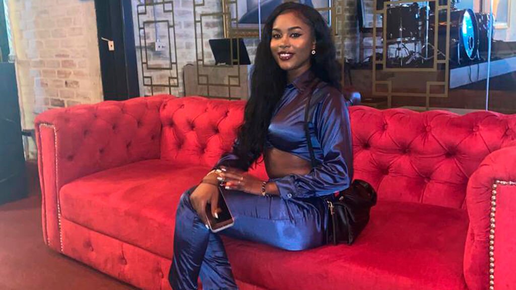 From Amateur to Webcam Model: LiahMillerr's Journey