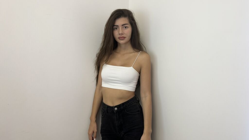 From Amateur to Webcam Model: MishelScherzinge's Journey From Amateur to Webcam Model: MishelScherzinge’s Journey