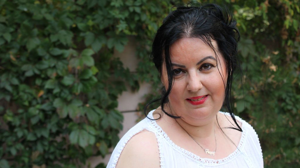 From Amateur to Webcam Model: My Journey with Abby Miller From Amateur to Webcam Model: My Journey with Abby Miller