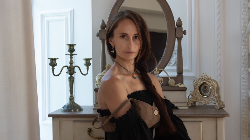 From Amateur to Webcam Model: My Journey with AdaMase