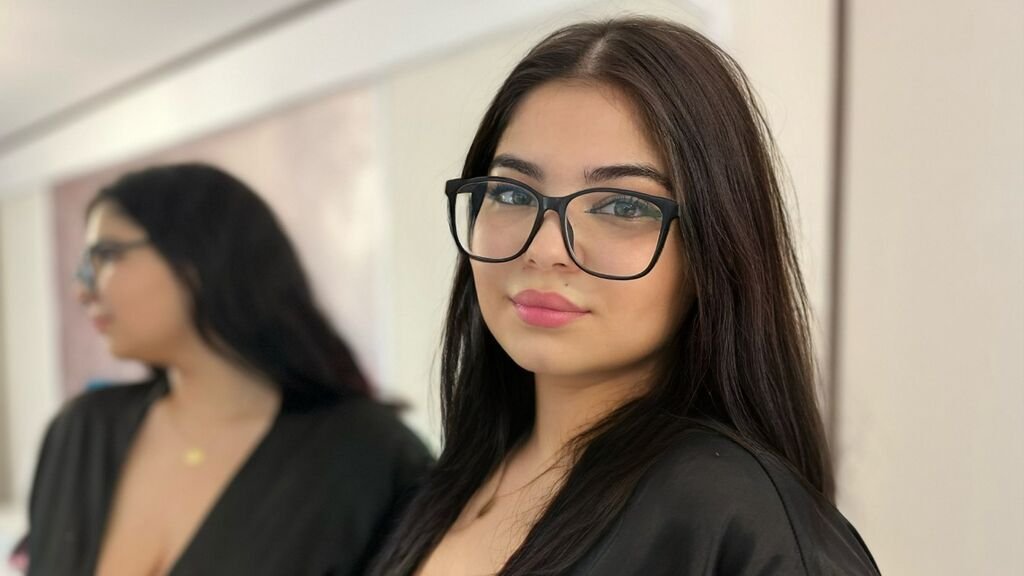 From Amateur to Webcam Model: My Journey with AlexaNixon