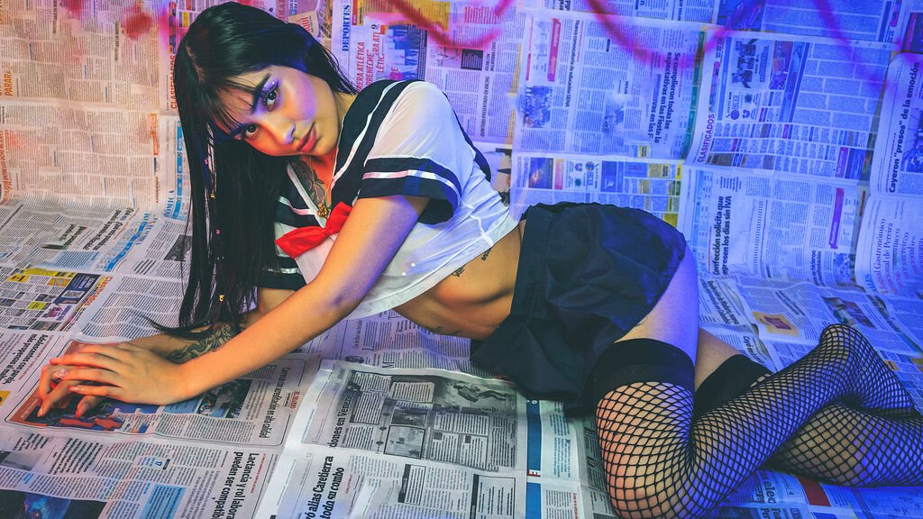 from amateur to webcam model my journey with alysonmoss