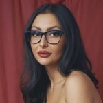 from amateur to webcam model my journey with amnamoon