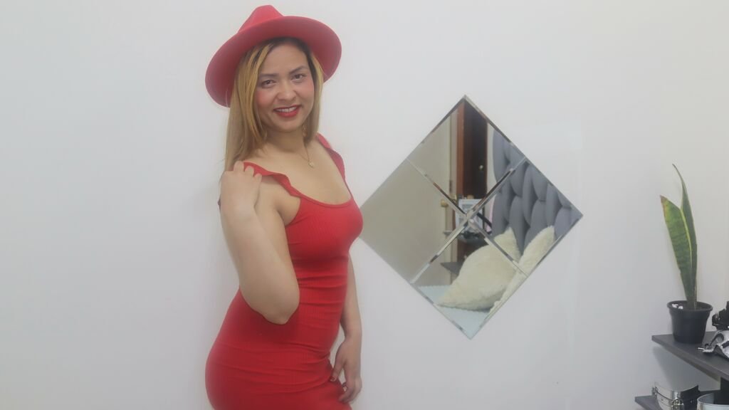 From Amateur to Webcam Model: My Journey with AnnaClous From Amateur to Webcam Model: My Journey with AnnaClous