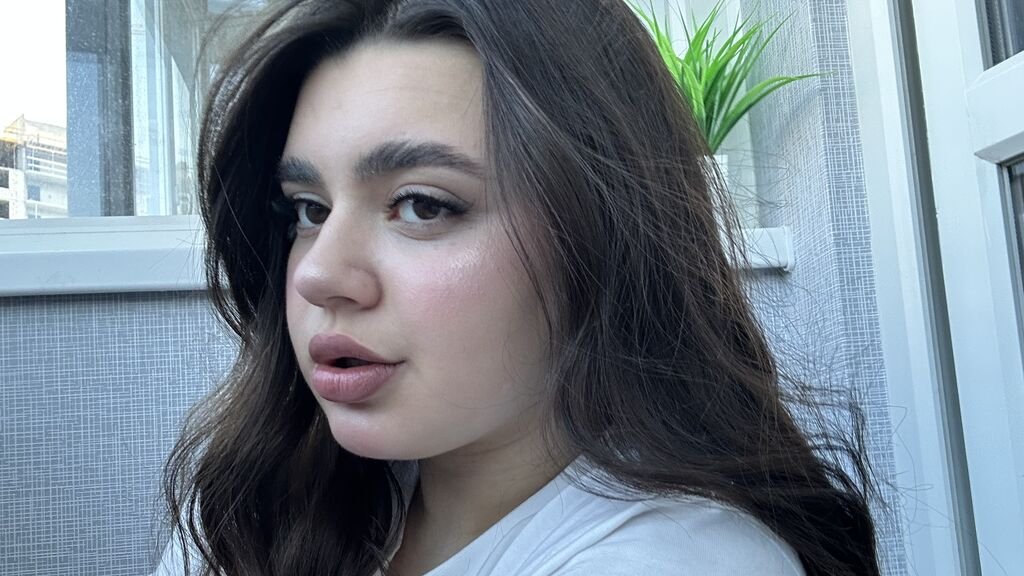 From Amateur to Webcam Model: My Journey with CamiBoo