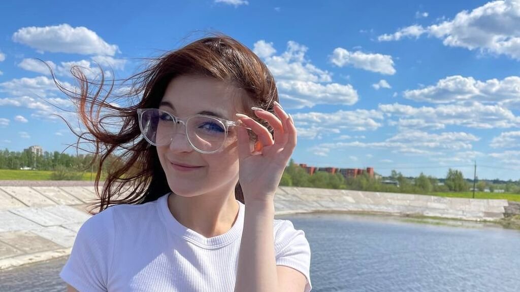 From Amateur to Webcam Model: My Journey with DanaSweethome From Amateur to Webcam Model: My Journey with DanaSweethome