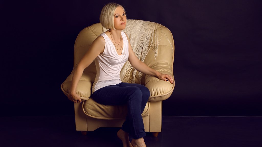 from amateur to webcam model my journey with emporiodiamond