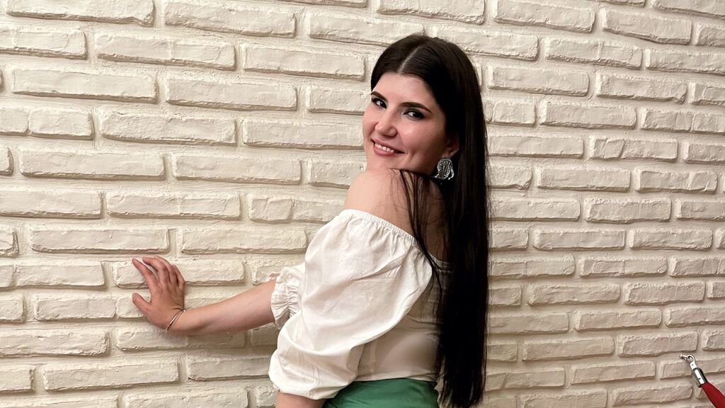 From Amateur to Webcam Model: My Journey with JessieLamb