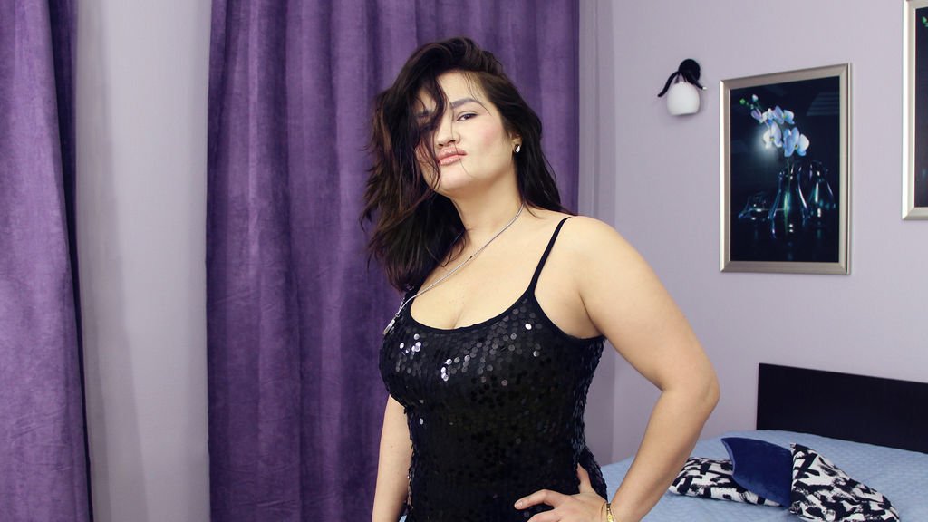 From Amateur to Webcam Model: My Journey with LiloMour From Amateur to Webcam Model: My Journey with LiloMour