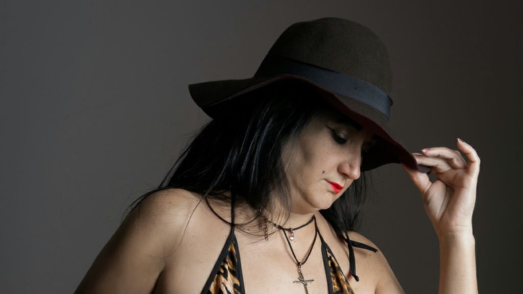 From Amateur to Webcam Model: My Journey with LisaStanfield From Amateur to Webcam Model: My Journey with LisaStanfield