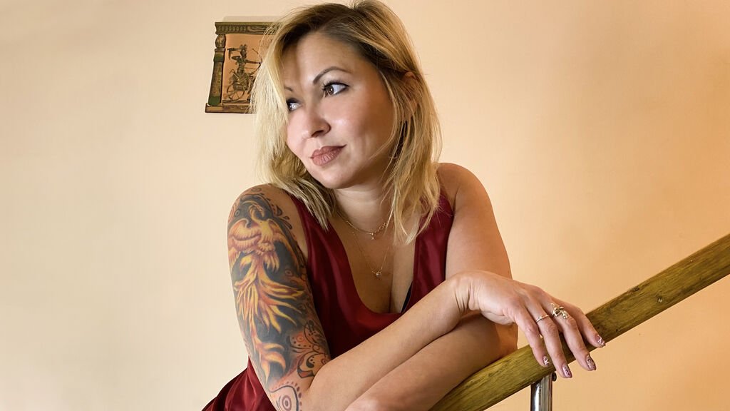 from amateur to webcam model my journey with lissifox