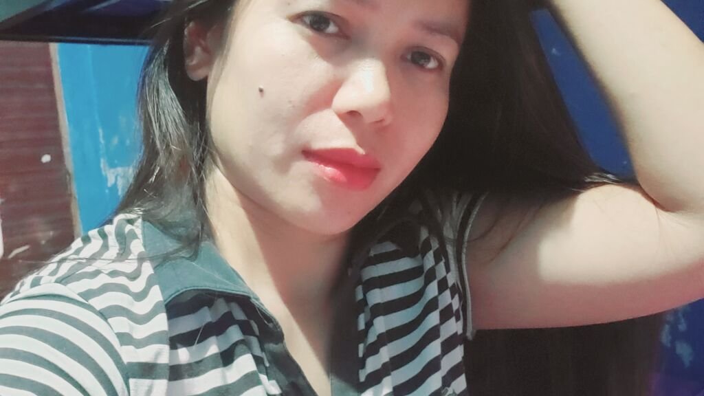 from amateur to webcam model my journey with mackein