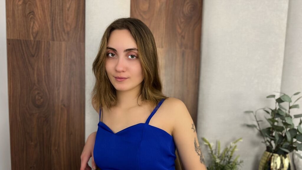 From Amateur to Webcam Model: My Journey with MarryWilson