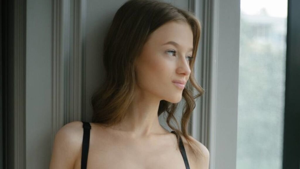 From Amateur to Webcam Model: My Journey with MayMorrison From Amateur to Webcam Model: My Journey with MayMorrison