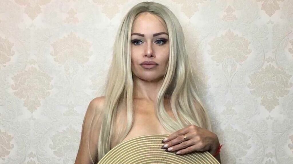 from amateur to webcam model my journey with melenamber