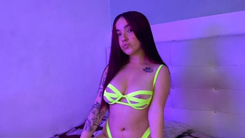 From Amateur to Webcam Model: My Journey with MelissaMoncada From Amateur to Webcam Model: My Journey with MelissaMoncada