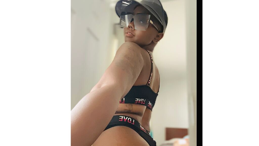 From Amateur to Webcam Model: My Journey with SerenaBags From Amateur to Webcam Model: My Journey with SerenaBags