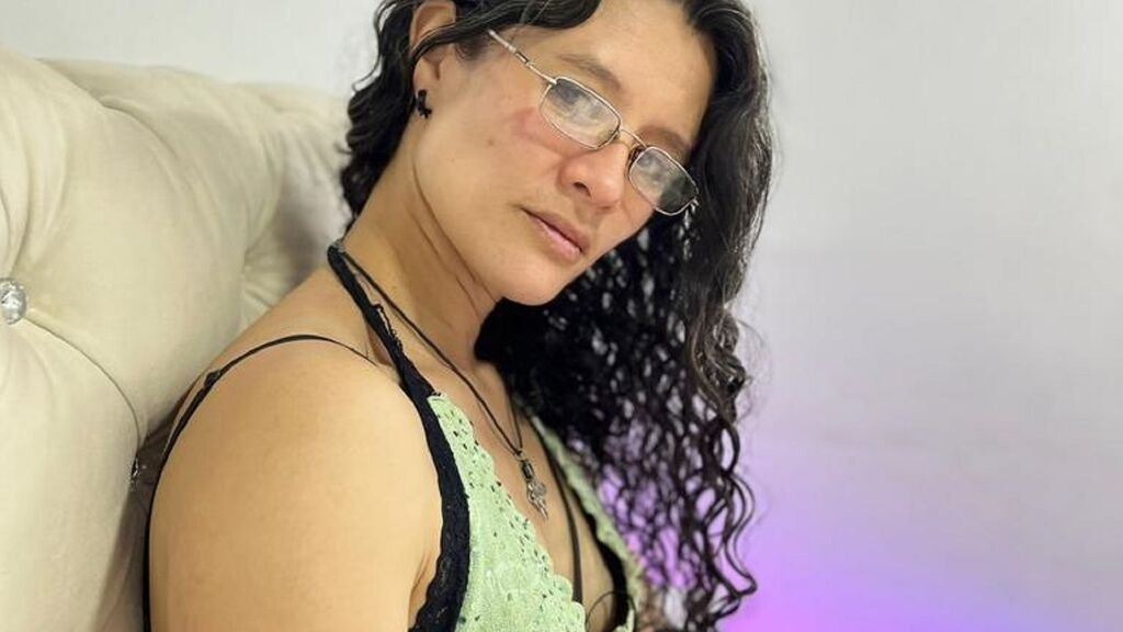 From Amateur to Webcam Model: My Journey with Serene Phillips