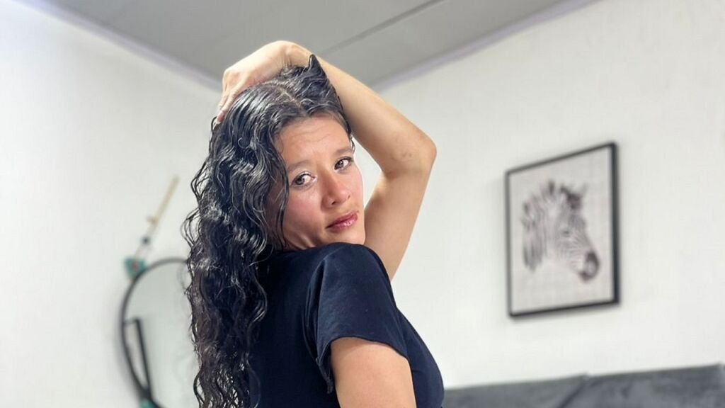 From Amateur to Webcam Model: My Journey with SereneOrtega