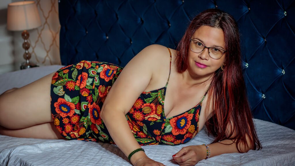 From Amateur to Webcam Model: My Journey with SthellaSchullz From Amateur to Webcam Model: My Journey with SthellaSchullz