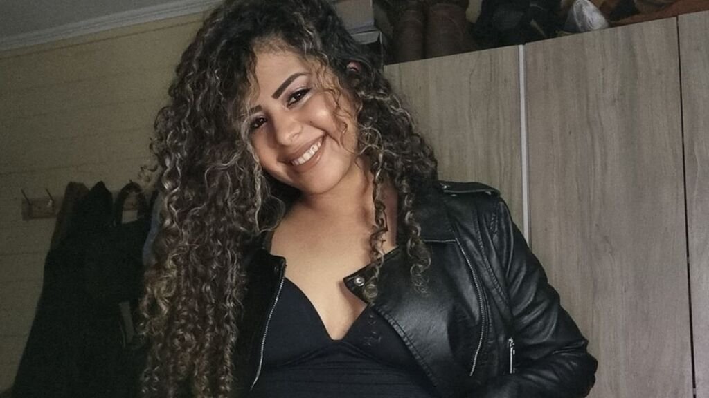 From Amateur to Webcam Model: My Journey with ValeriaRamires From Amateur to Webcam Model: My Journey with ValeriaRamires