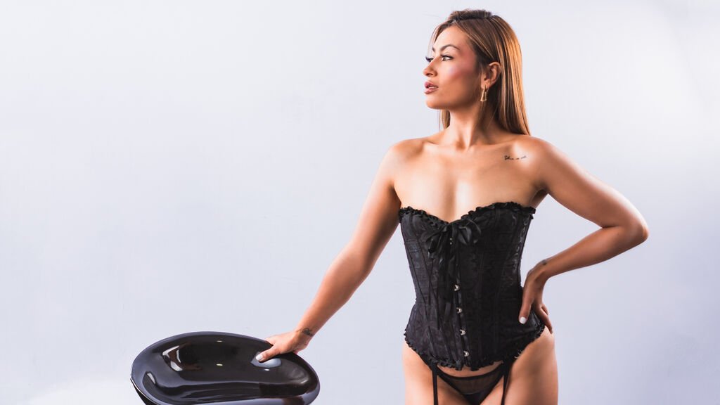 From Amateur to Webcam Model: NathyDennis’ Journey