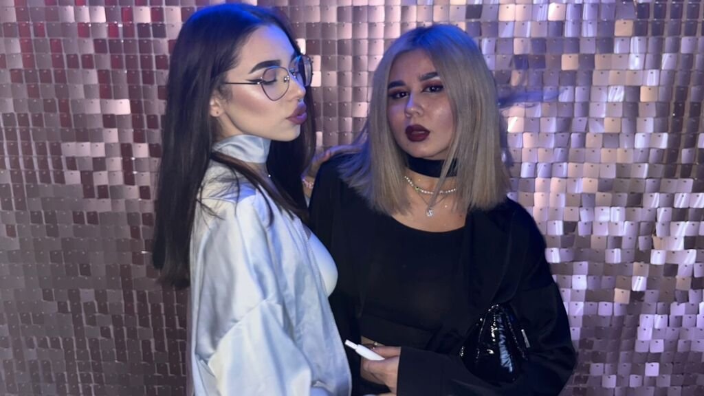 From Amateur to Webcam Model: SapphireAndMedis' Journey From Amateur to Webcam Model: SapphireAndMedis’ Journey